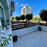Luxury In Kyrenia 公寓 *