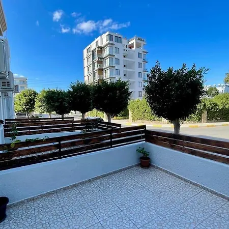 公寓 Luxury In Kyrenia *
